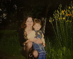 Artistic detail shot with soft cinematic lighting captured by Anna Daliss.