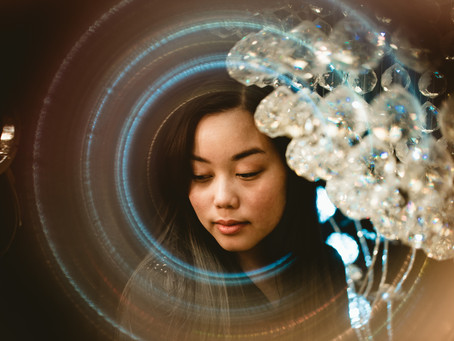 NICOLINA // PLAYFUL PORTRAITS IN A LAMP SHOP