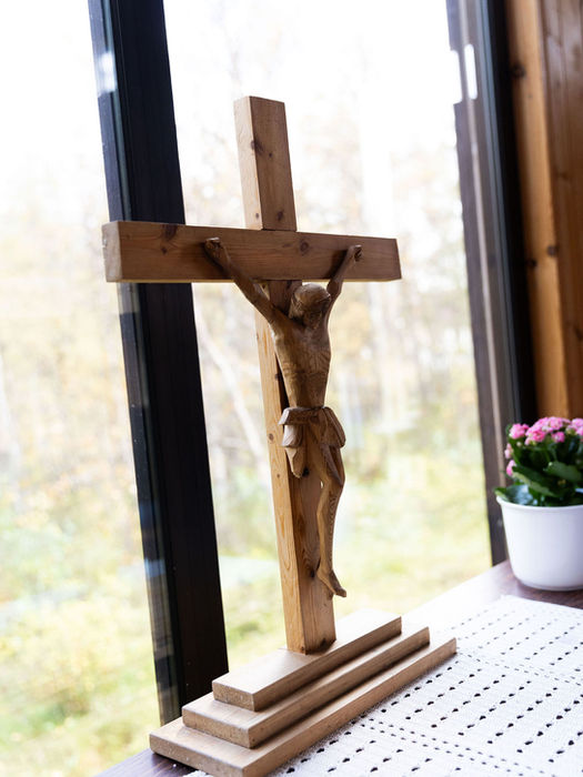 Jesus på korset staty från Fjällkapellet