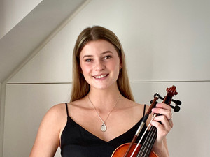 Lucy Costelloe - Violin