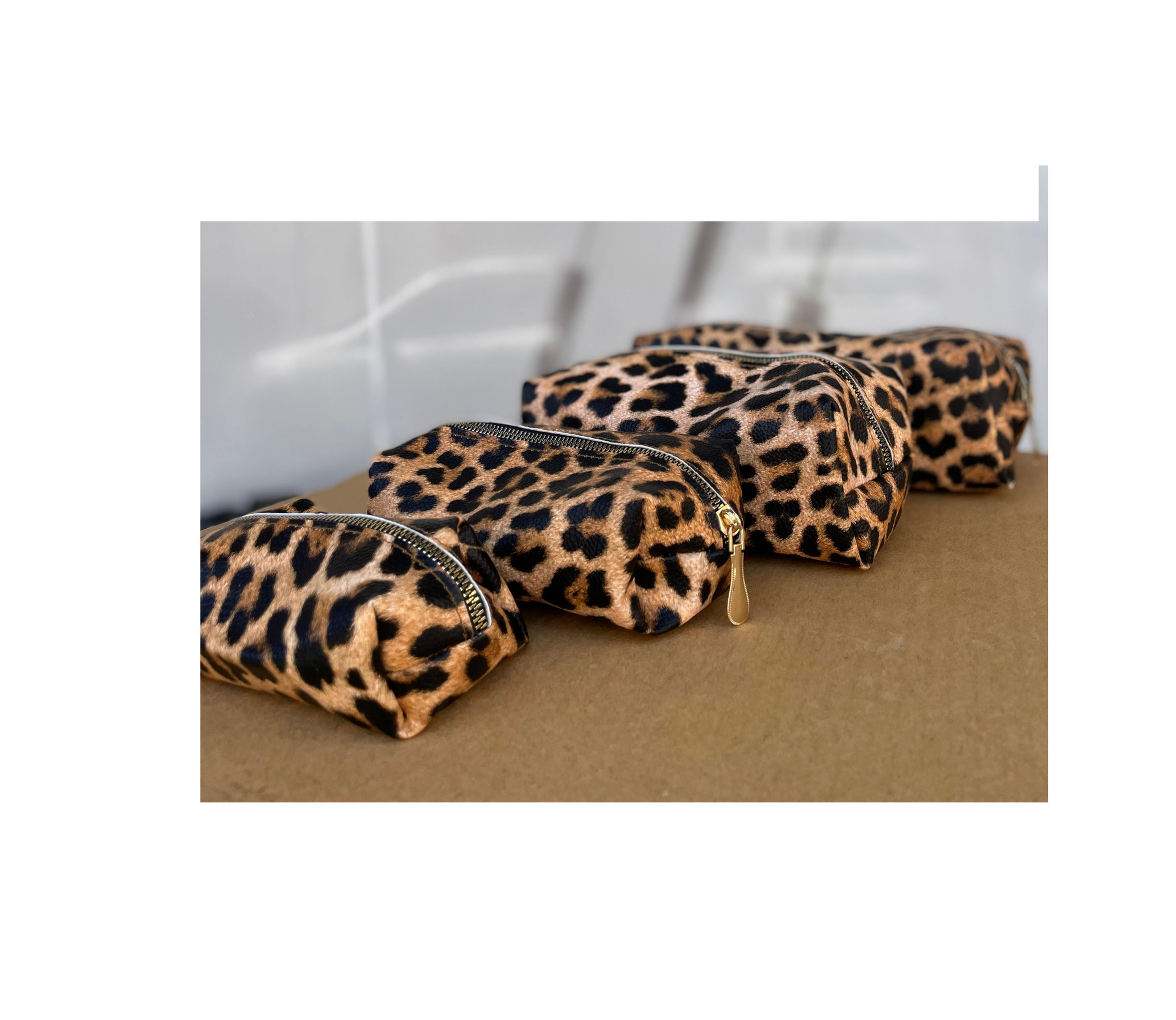 Makyaj Çantası Kod: C31 - 4'lü (Leopar Desen)