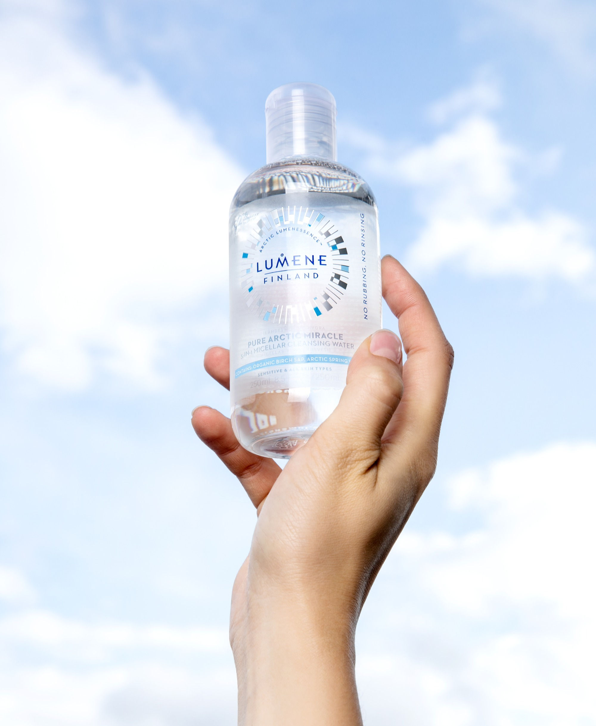 Міцелярна вода LÄHDE Pure Arctic Miracle від Lumene