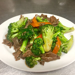 151. Beef with Broccoli 西 蓝 花 牛 肉