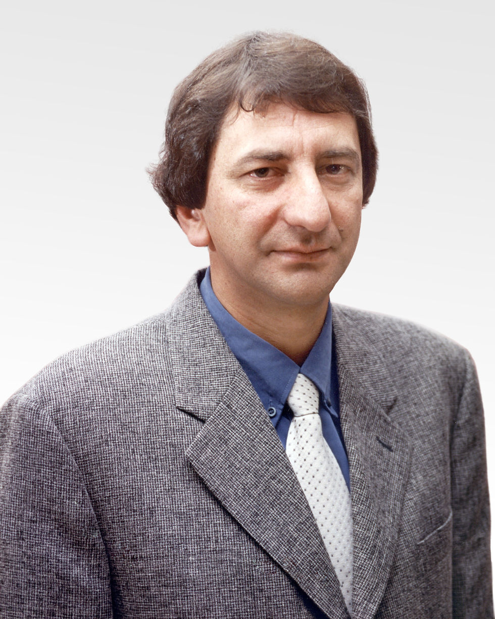 LAURI HELFENSTEIN