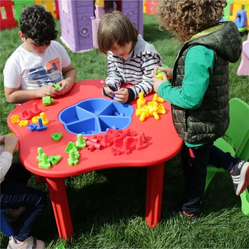 Küçük resim: King Kids Kum Masa