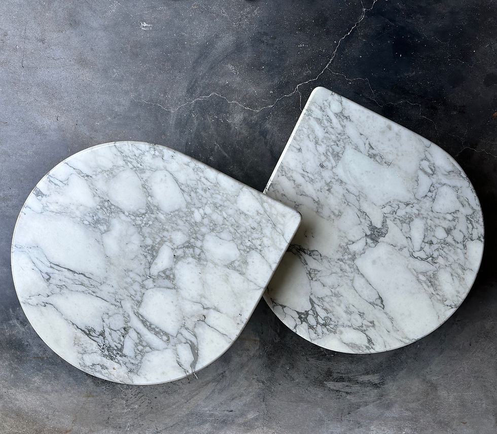 Vintage Set of 2 Teardrop Carrara marble coffee tables, Italy, 1970s