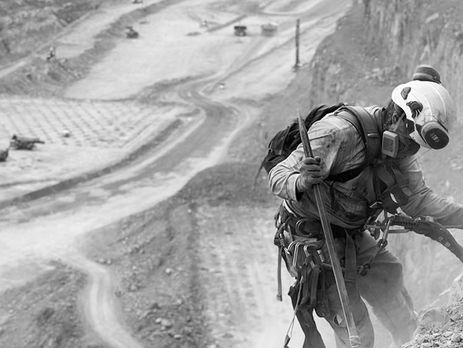 rope access technician for high reach drilling support