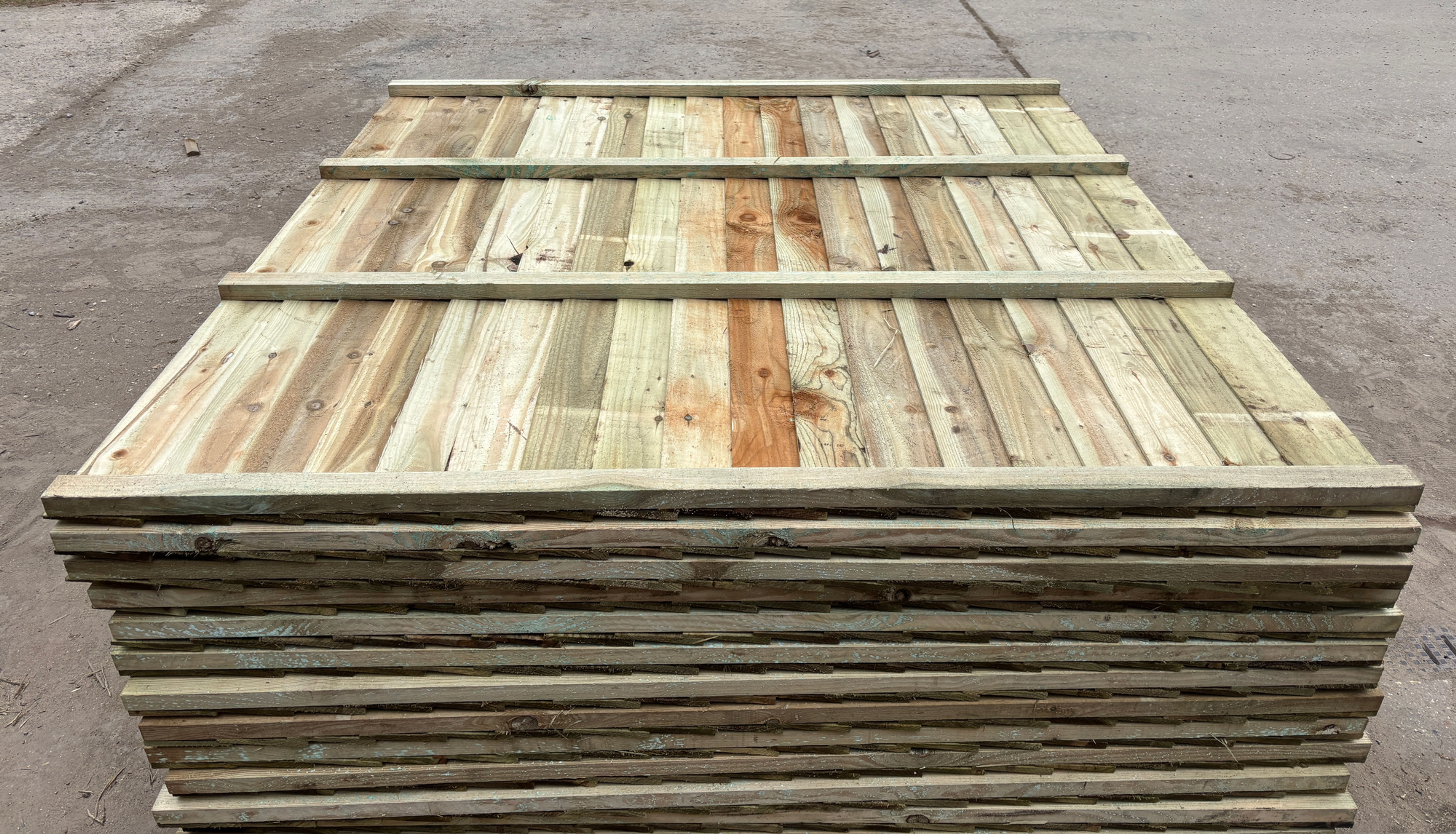 6 'x 6' (1.83m x 1.83m) Contractor Closeboard Panel Green Treated (F)