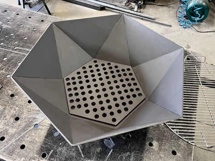 Designové kovové ohniště na zakázku – skovomaster.cz