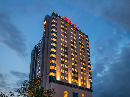 ibisVikhroliBuilding.jpeg