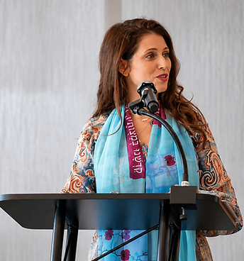 Rena Strober life cycle officiant performing at the Bima
