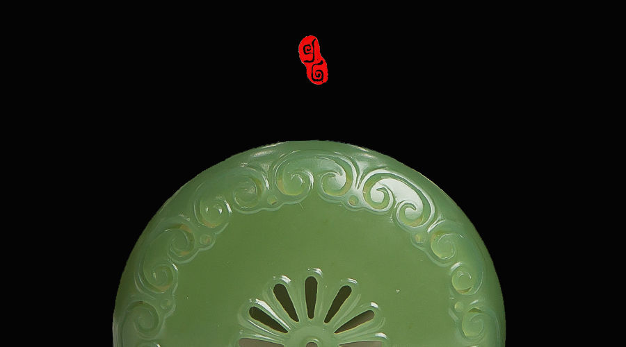 把玩和田白玉碧玉器皿《香火绵绵》