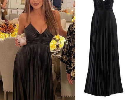 Sofia Vergara's pleated black Thanksgiving dress