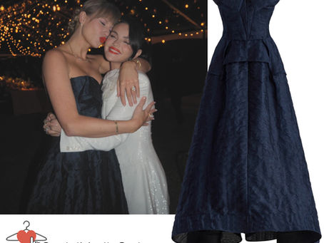Taylor Swift's blue strapless gown