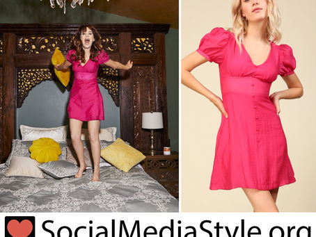 Zooey Deschanel's hot pink puff sleeve dress