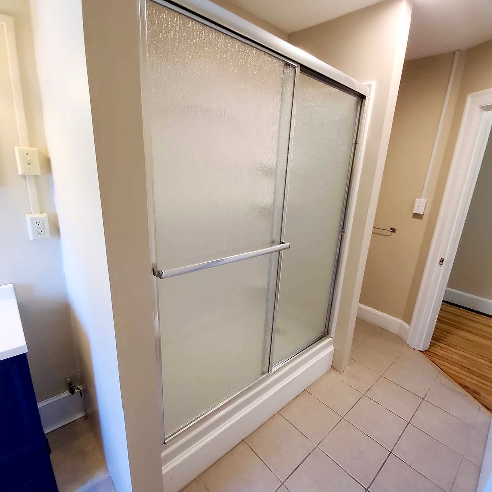 10 Riverside 3rd floor bathroom 3.JPG