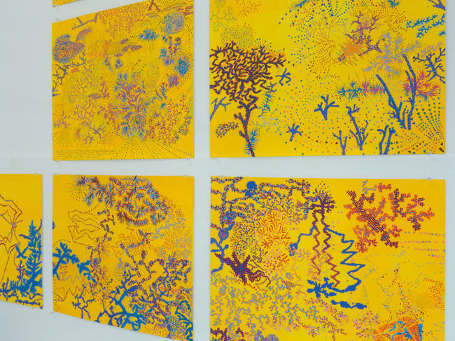 2016
45.5×38cm
斜め45度から
Yellow Drawings
紙にアクリル、ペン
Acryli and ink on paper