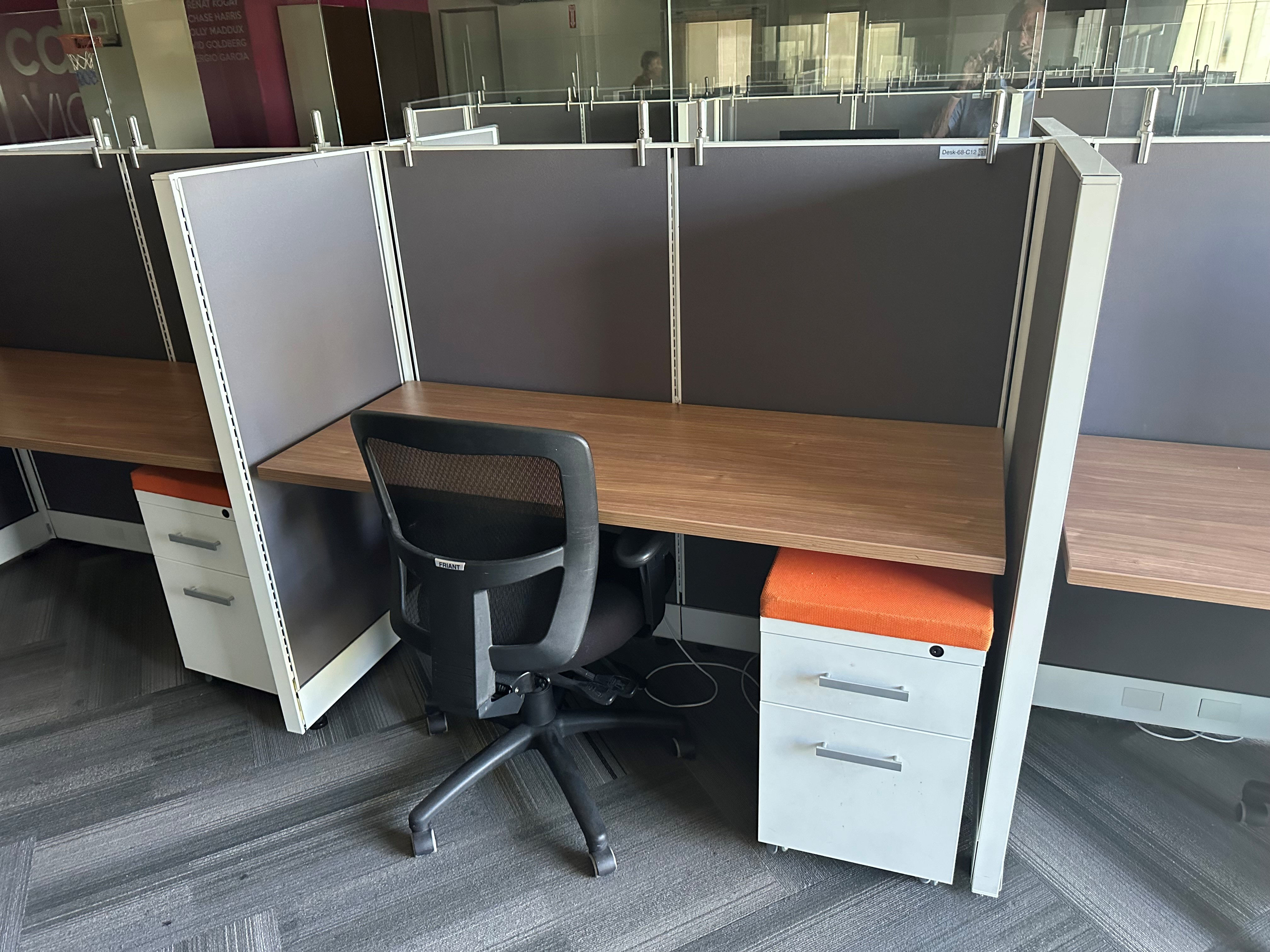 Friant 5'x2' Novo TM Cubicle