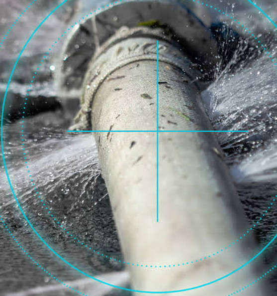 detecting a leak on a pipe