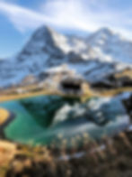 Montaña Eiger en los Alpes Suizos