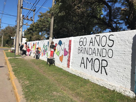 Alumnos del Nivel Inicial pintan los muros del Parque San José