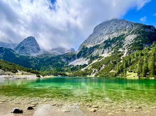 האגם האלפיני היפה בטירול Seebensee