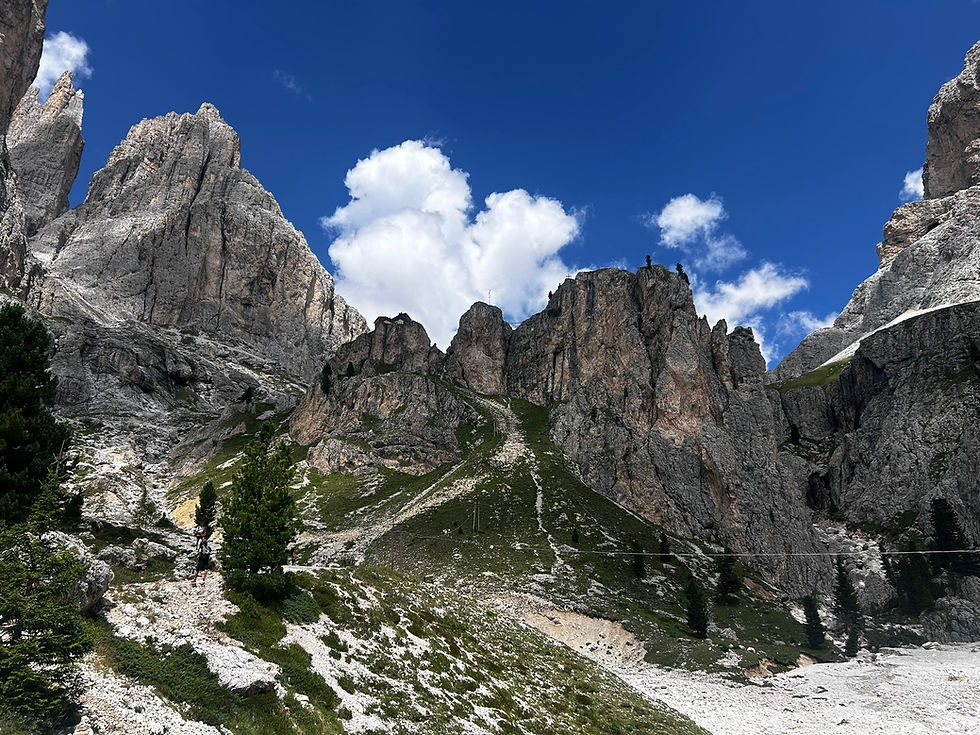 טיול אל לב הדולומיטים: בקתת Vajolet ב- Val di Fassa