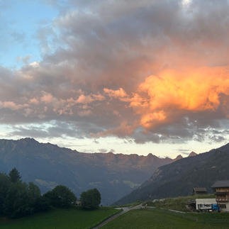 שקיעה בלאדיס