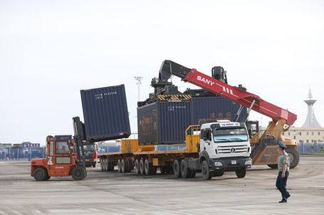Шивээхүрэн боомтод байгуулж буй Чингэлэгт тээврийн терминалын ажлын явц 82%-тай байна