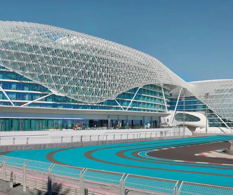Luxury Stay at W Abu Dhabi with Unlimited Drinks – September 2025