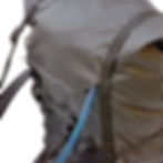 肩上部の左右両側にハイドレーションスリーブ