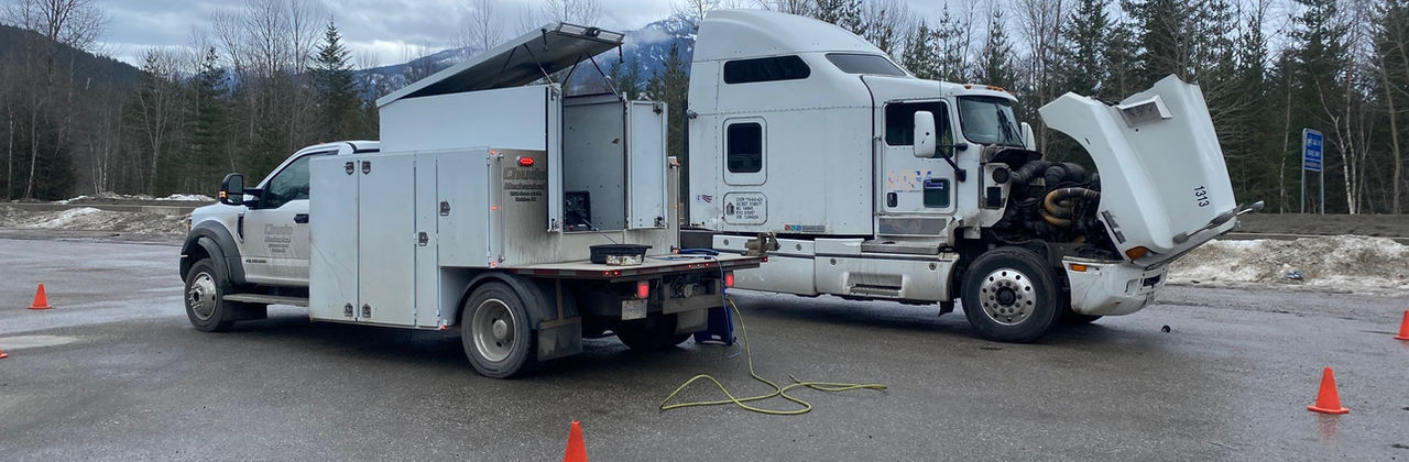 semi truck repairs on the road side