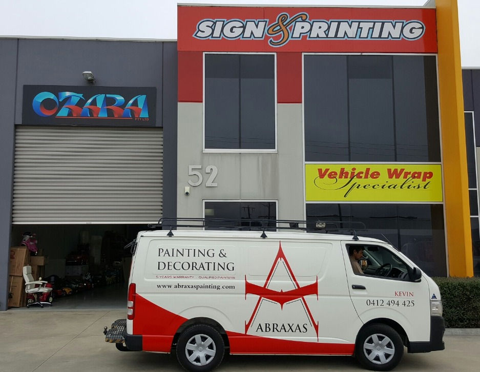 Thumbnail: Toyota-Hiace-Van-Cut-Vinyl-Sign