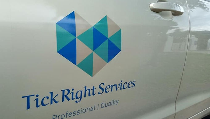 Holden-Wagon-Sign-Tick-Right