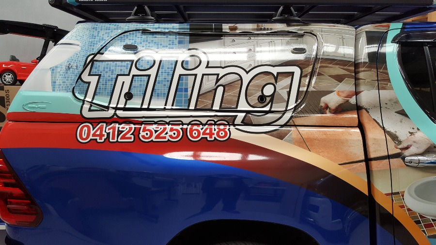 Thumbnail: Toyota-Hilux-SR5-Tiler-Sign