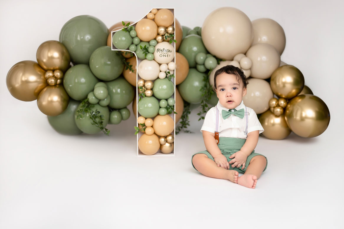 cake smash in studio, child photography, one year photo