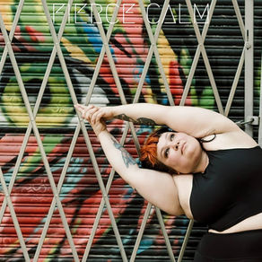 Meet Jess @doyouevenselfcare sharing her #yogasavedmylife story with us 💚