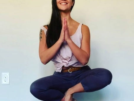Meet @halfmoonvinyasa sharing her #yogasavedmylife story with us 💚
