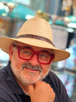 Client avec une paire de lunettes