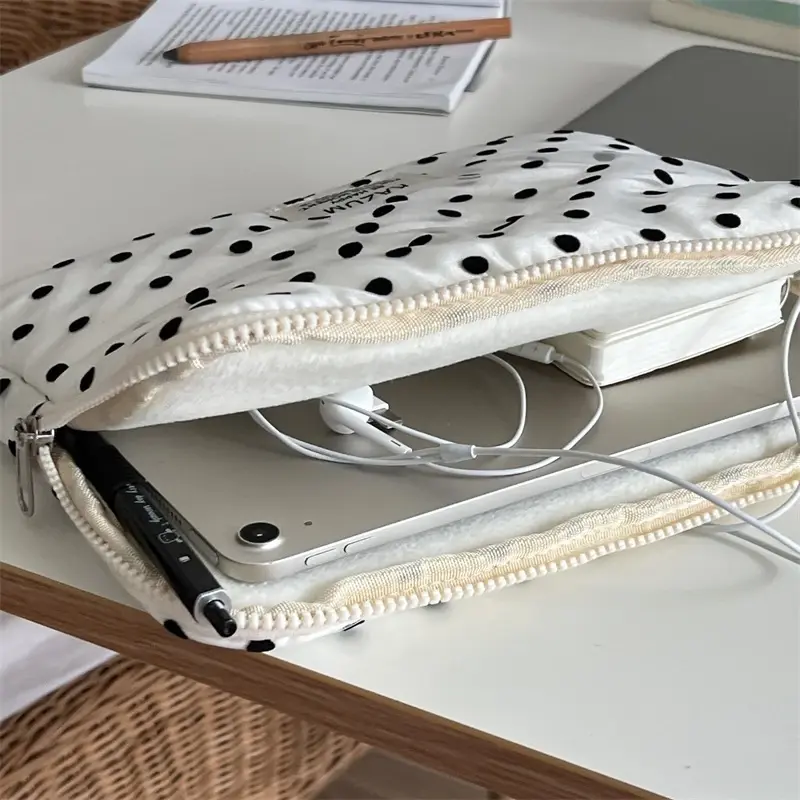 Thumbnail: Polka dot pouch