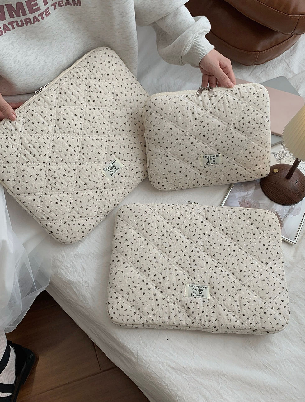 Thumbnail: Wildflower iPad/laptop pouch