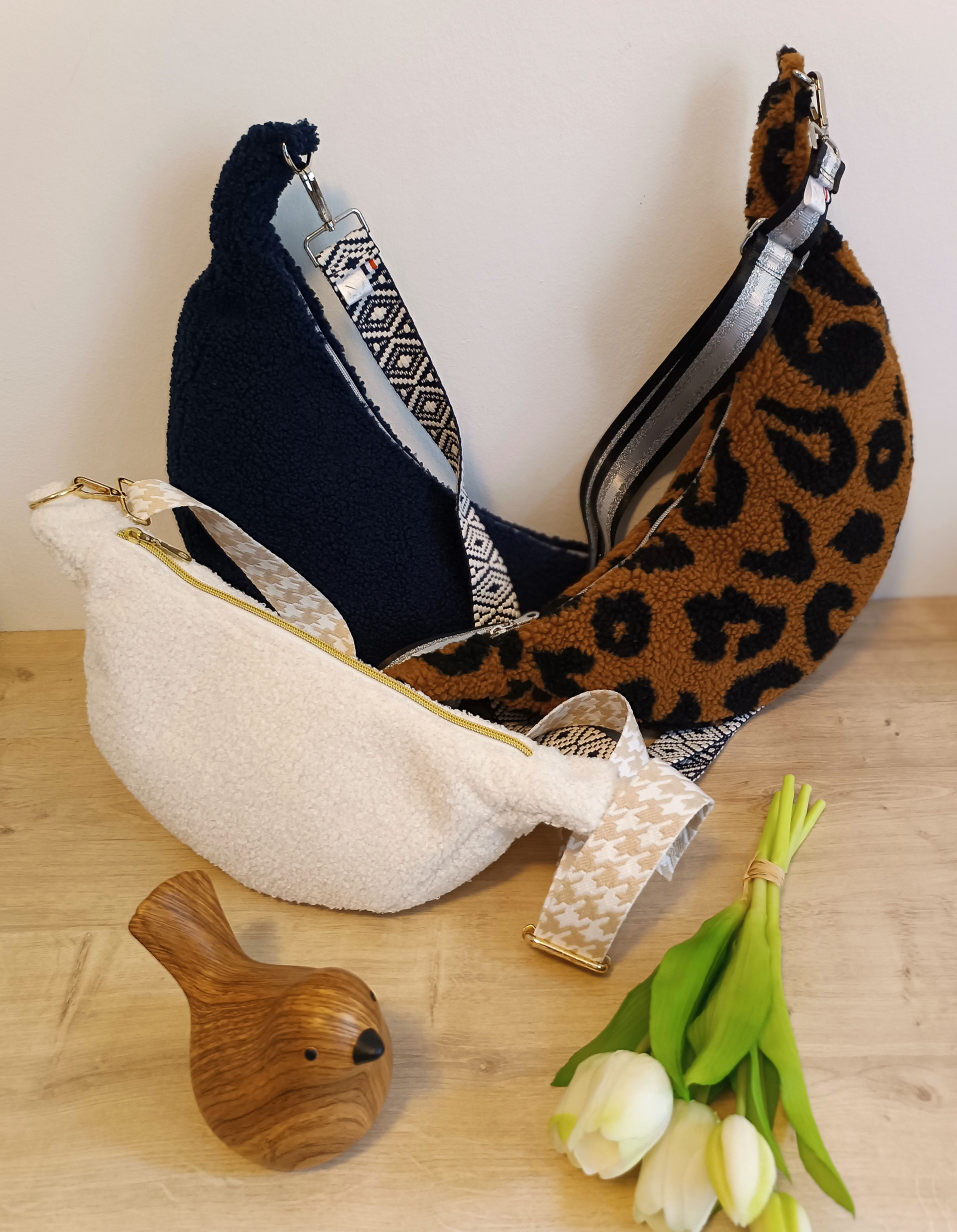 Sac demi-lune moumoute et bouclette