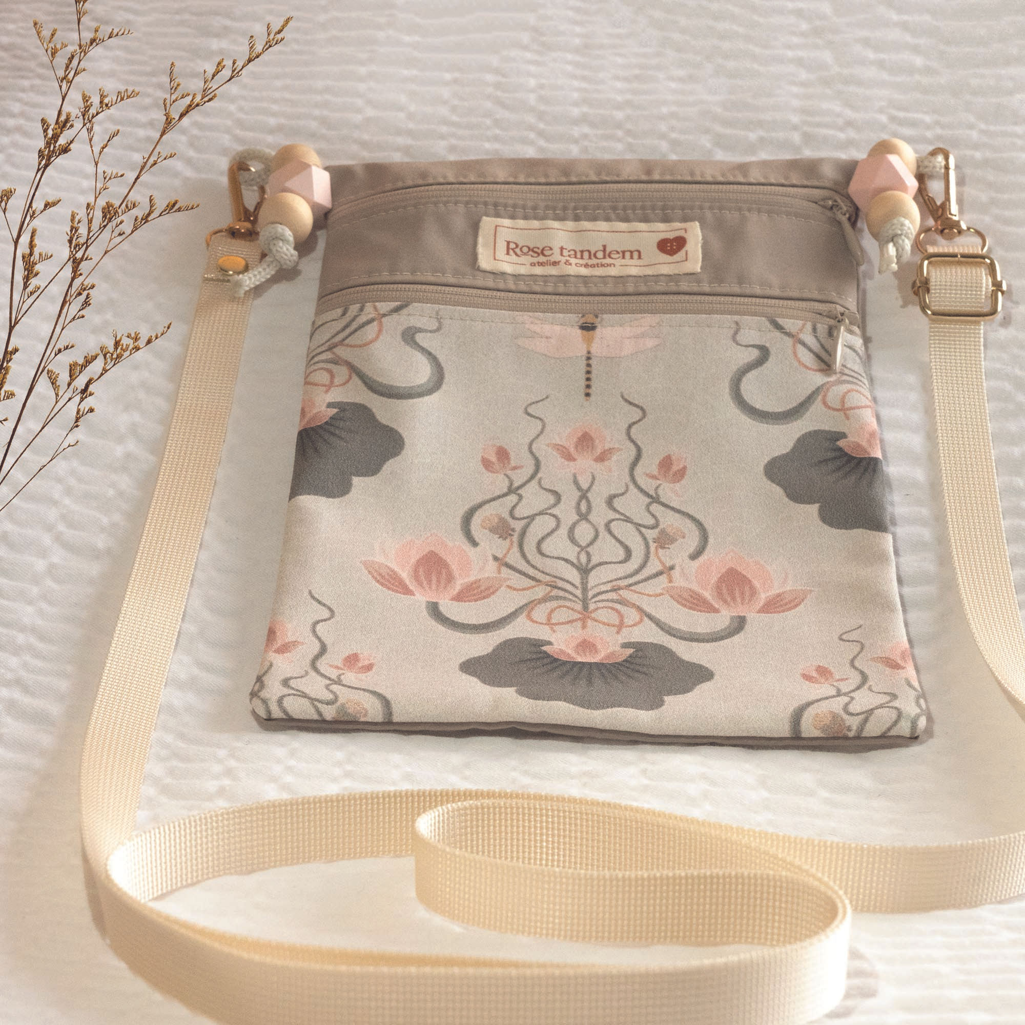 Petit sac de voyage – Lotus dans un style Art nouveau