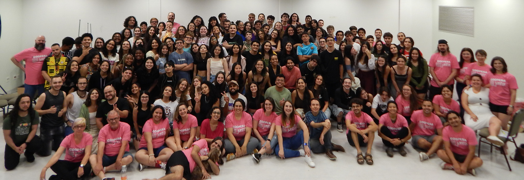 imagem dos professores e alunos da coopera