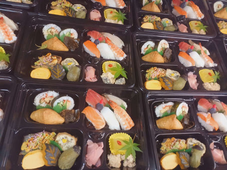 寿司弁当1500円です。是非注文よろしくお願いいたします。