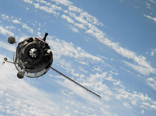 Un satellite en orbite terrestre