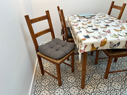 Flint Cottage Dining Area