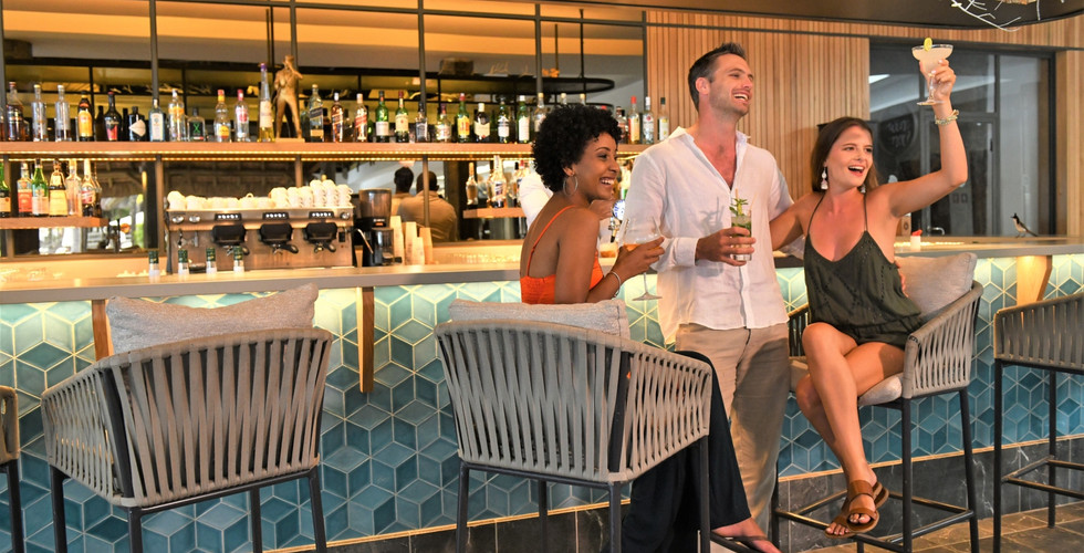 Shandrani Beachcomber Resort & Spa - drinks at bar