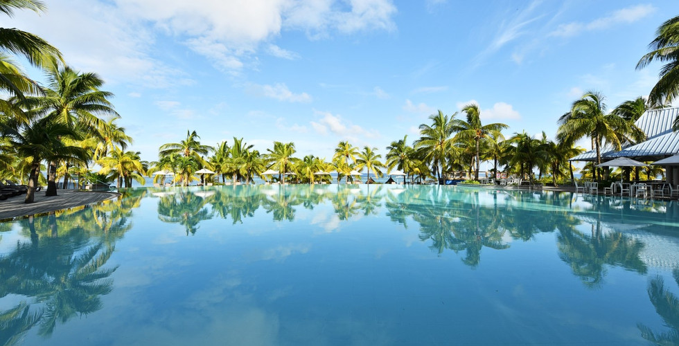 Victoria Beachcomber Resort & Spa - swimming pool