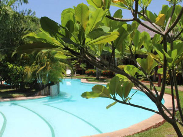 Bungalows and pool at Le Zahir Lodge, Nosy Be, Madagascar